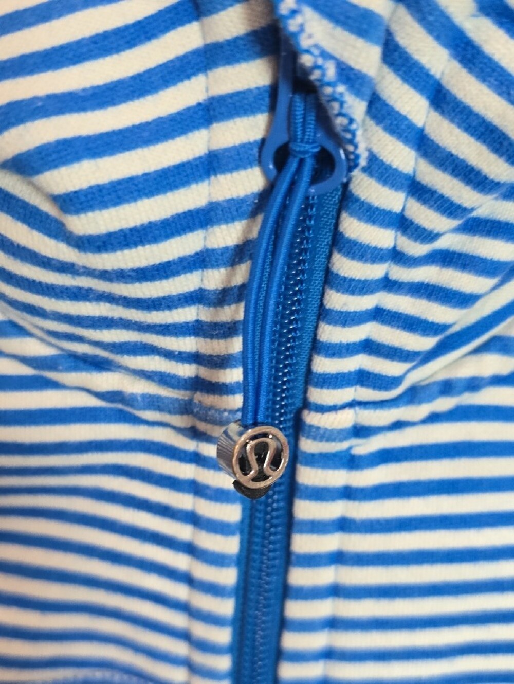 Lululemon Scuba Hoodie *Stretch
Slope Stripe Printed Polar Cream Beaming Blue 6 - Picture 3 of 8